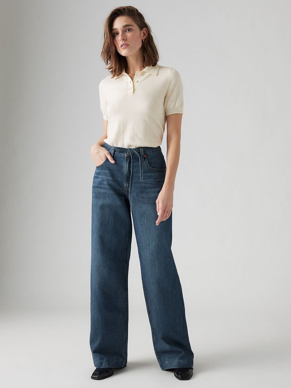 Levi’s® 女款 低腰寬鬆直筒丹寧牛仔褲 / 附腰繩 熱賣單品