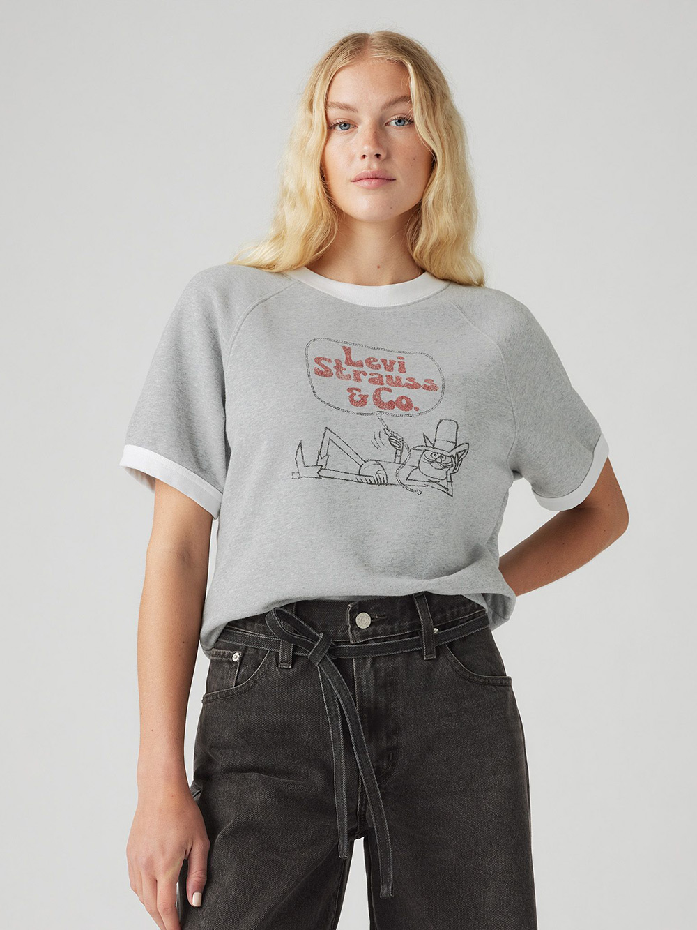 女款 短袖大學Tee / 美式圖案 / 舒適面料 熱賣單品